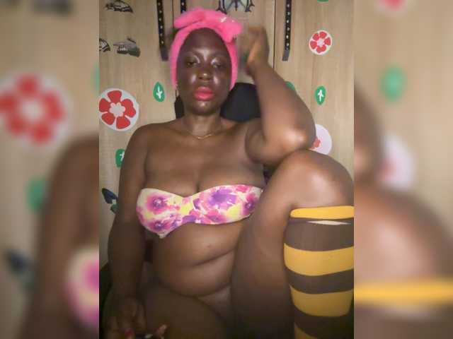 CharmingAura2 live webcam show