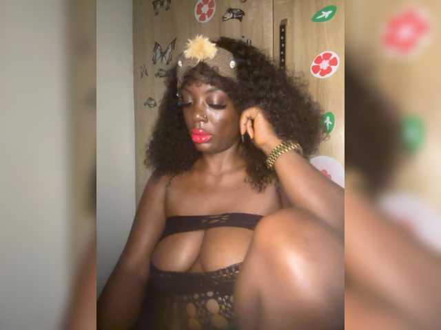 CharmingAura2 live cam on BongaCams