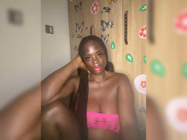CharmingAura2 live cam on BongaCams