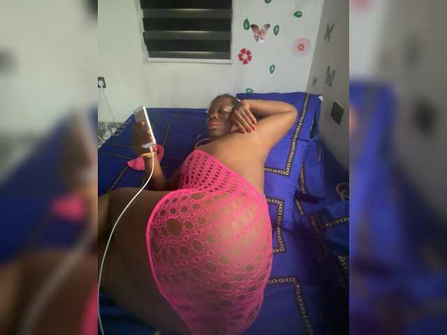CharmingAura2 live webcam show