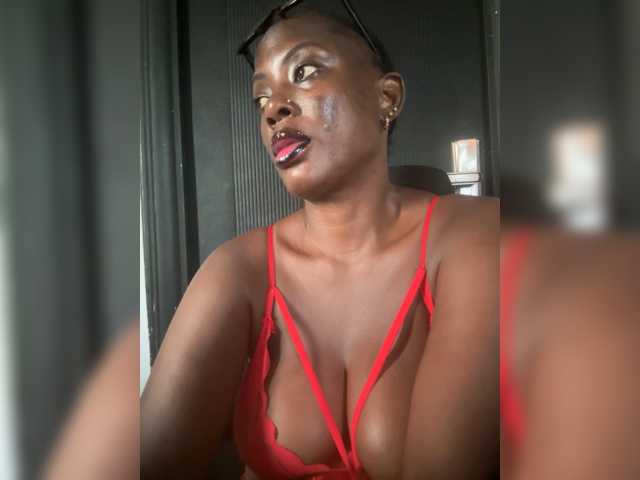 CharmingAura2 live cam on BongaCams