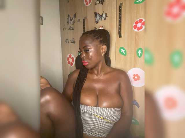 CharmingAura2 live cam preview