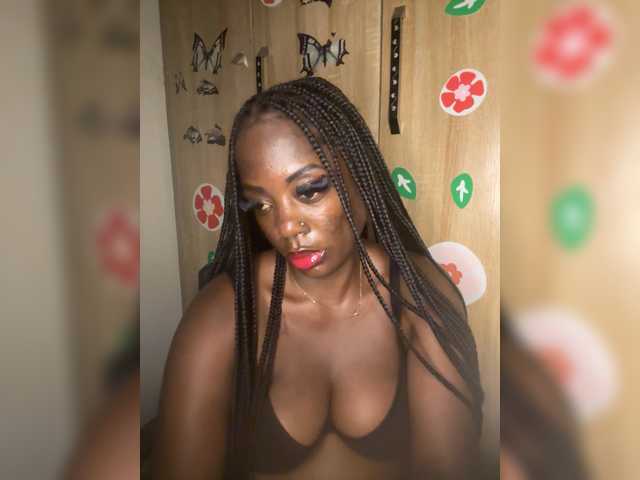 CharmingAura2 live cam on BongaCams