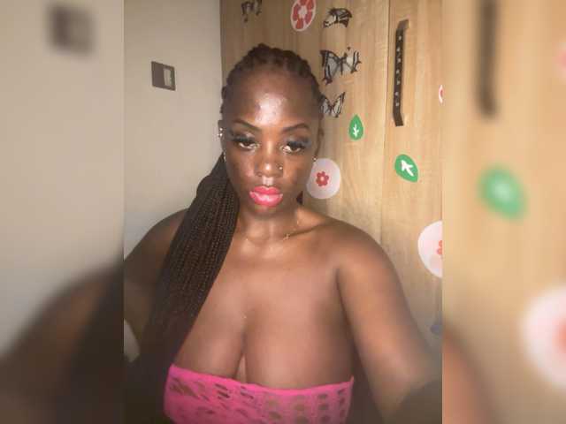CharmingAura2 live cam on BongaCams