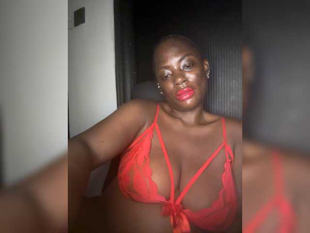CharmingAura2 live cam on BongaCams