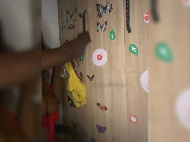 Live room thumbnail for CharmingAura2