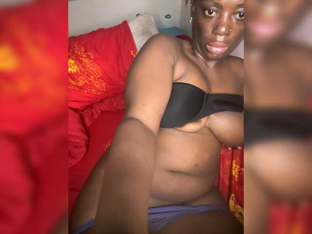CharmingAura2 live cam on BongaCams