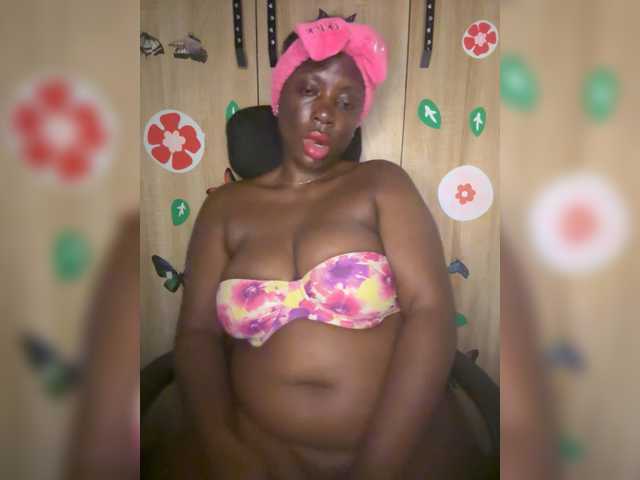 CharmingAura2 live webcam show