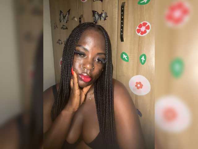 CharmingAura2 live cam preview