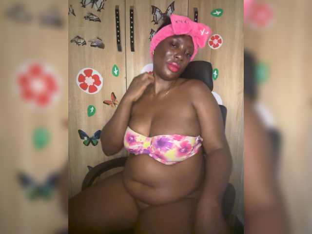 CharmingAura2 live webcam show