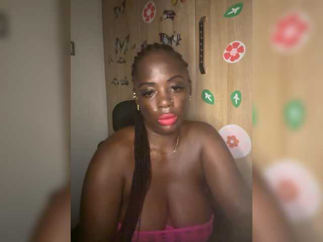 CharmingAura2 live cam preview