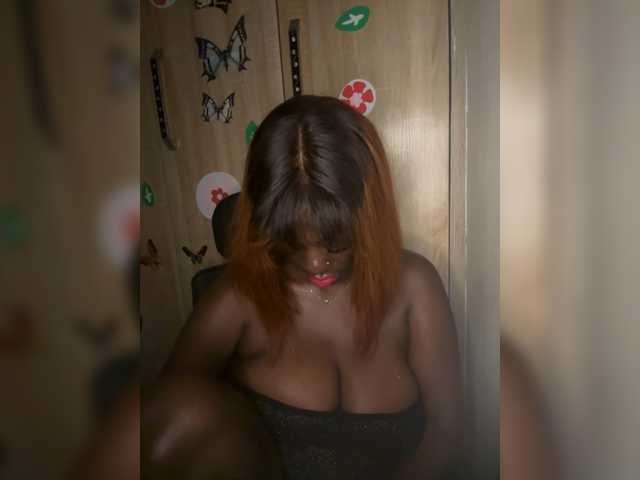 CharmingAura2 live cam on BongaCams