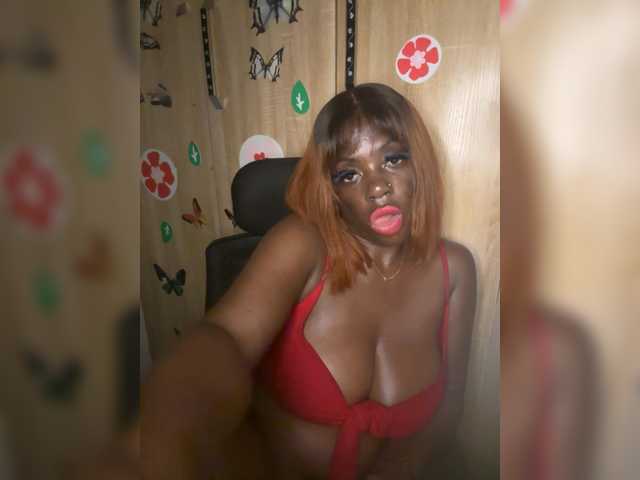 CharmingAura2 live cam on BongaCams