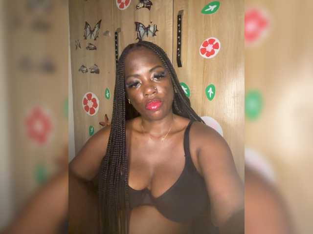 CharmingAura2 live cam on BongaCams