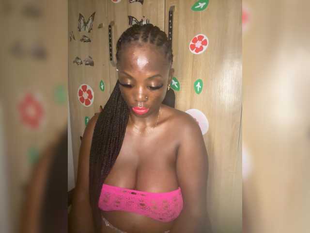 CharmingAura2 live cam on BongaCams