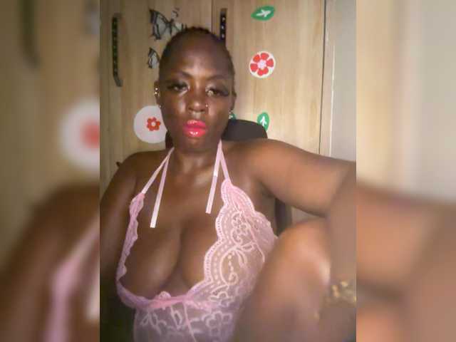CharmingAura2 live cam on BongaCams