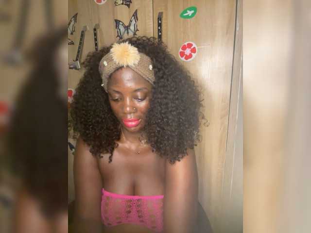 CharmingAura2 live cam on BongaCams