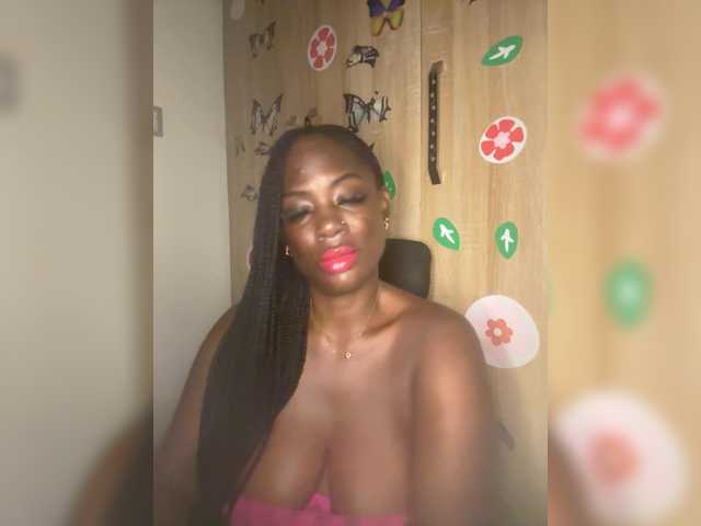 CharmingAura2 live cam on BongaCams