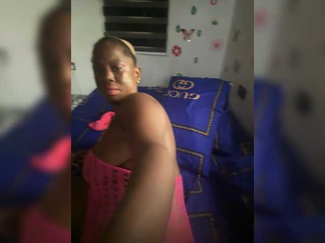 CharmingAura2 live webcam show
