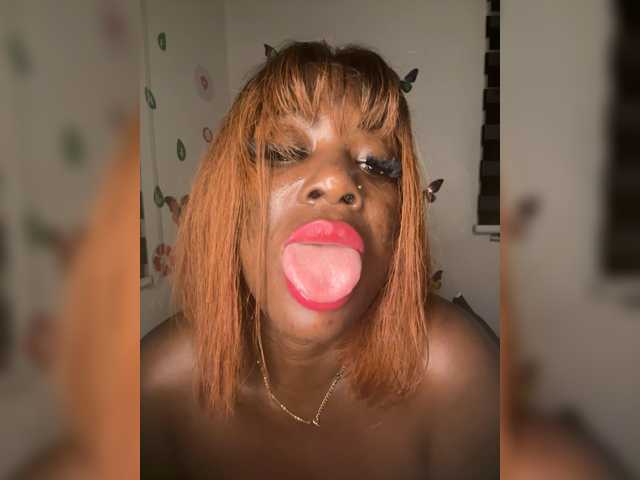 CharmingAura2 live cam on BongaCams