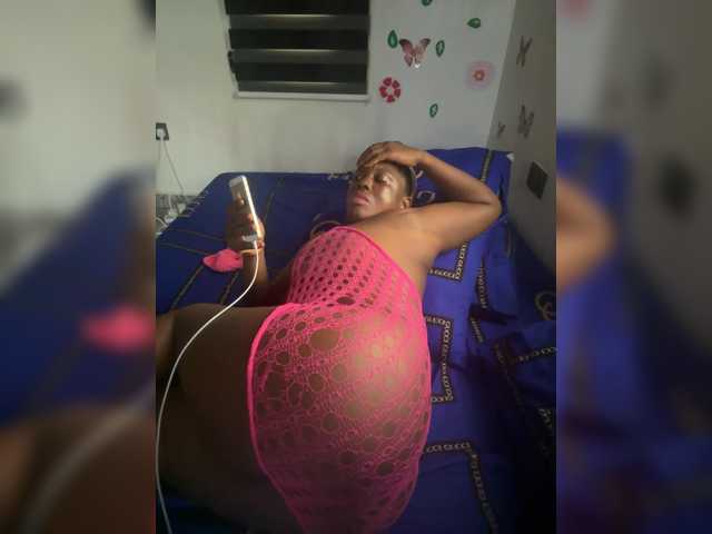 CharmingAura2 live webcam show