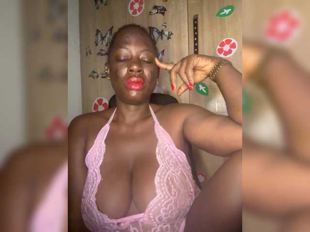 CharmingAura2 live cam on BongaCams