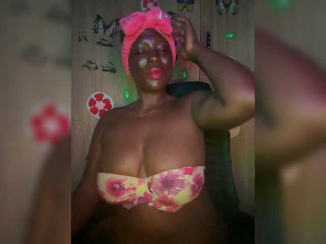 CharmingAura2 live webcam show