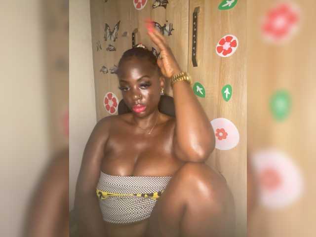 CharmingAura2 live cam on BongaCams
