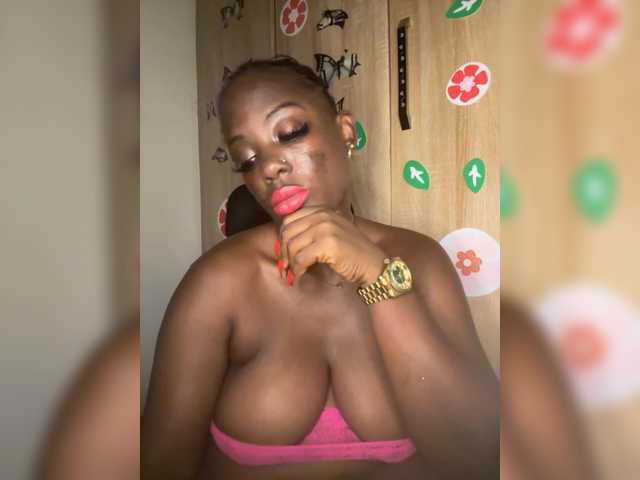 CharmingAura2 live cam on BongaCams