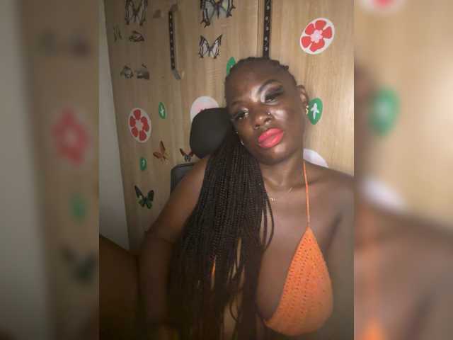 CharmingAura2 live cam on BongaCams