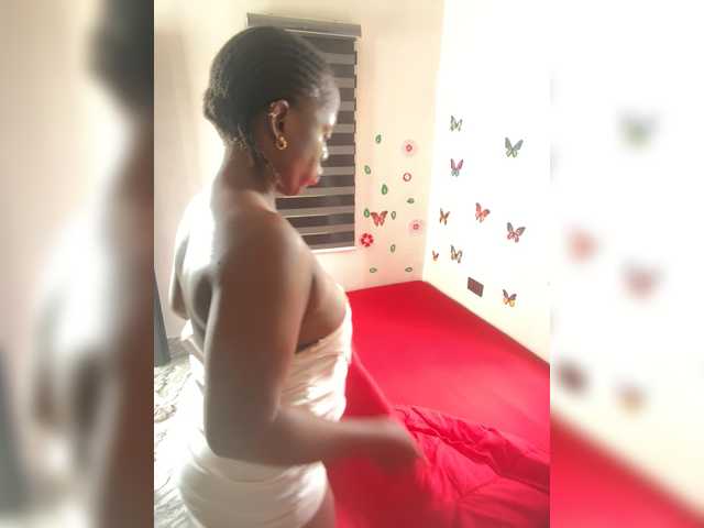 CharmingAura2 live cam on BongaCams