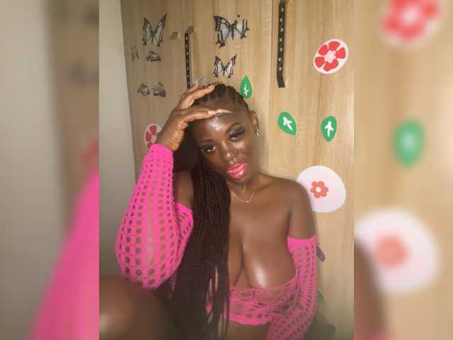 CharmingAura2 live cam on BongaCams