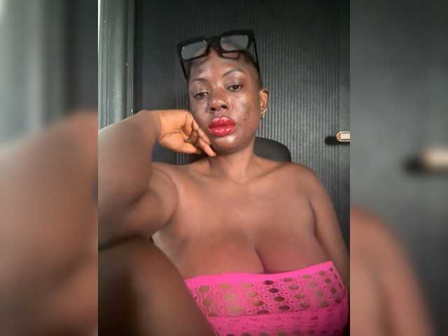 CharmingAura2 live cam on BongaCams