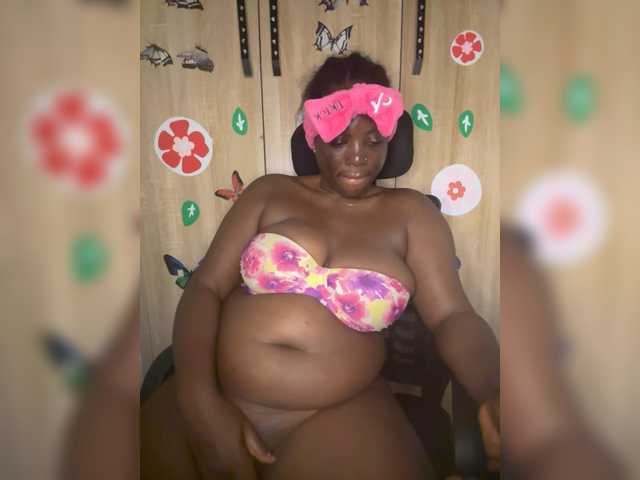 CharmingAura2 live webcam show
