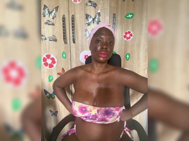CharmingAura2 live webcam show