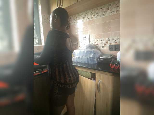 CharmingAura2 live webcam show