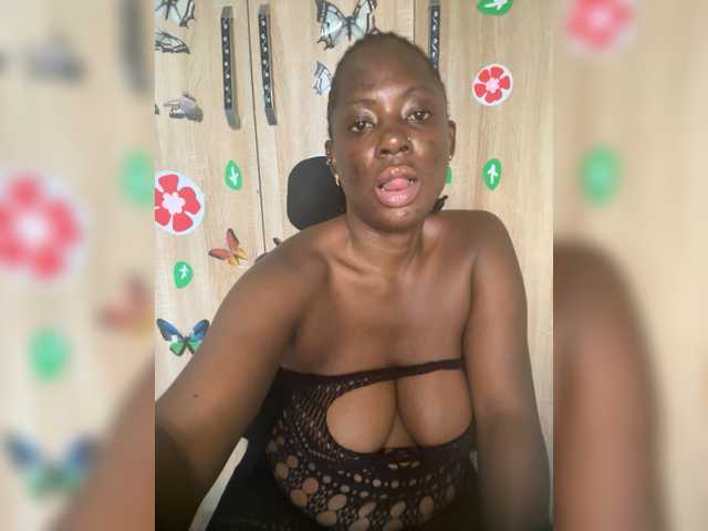 CharmingAura2 live cam on BongaCams