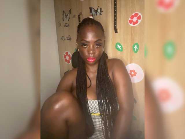 CharmingAura2 live cam on BongaCams