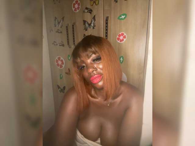 CharmingAura2 live cam on BongaCams