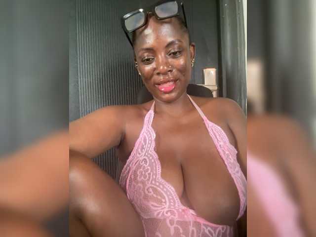 CharmingAura2 live cam on BongaCams