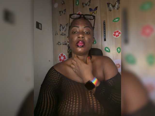 CharmingAura2 live cam on BongaCams