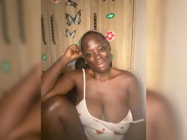 CharmingAura2 live cam on BongaCams