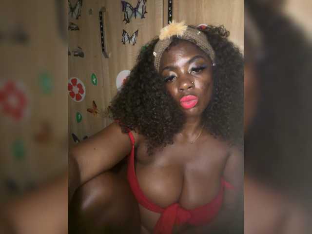 CharmingAura2 live cam on BongaCams