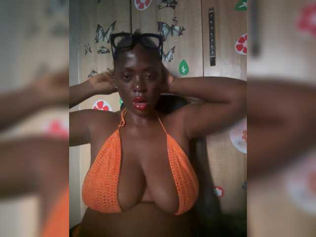 CharmingAura2 live cam on BongaCams