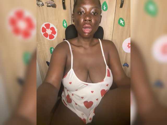 CharmingAura2 live cam on BongaCams