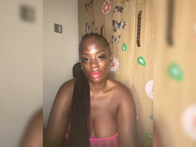 CharmingAura2 live cam on BongaCams