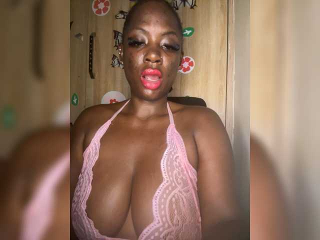 CharmingAura2 live cam on BongaCams
