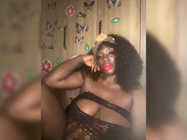CharmingAura2 live cam preview