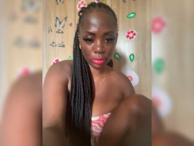 CharmingAura2 live cam on BongaCams