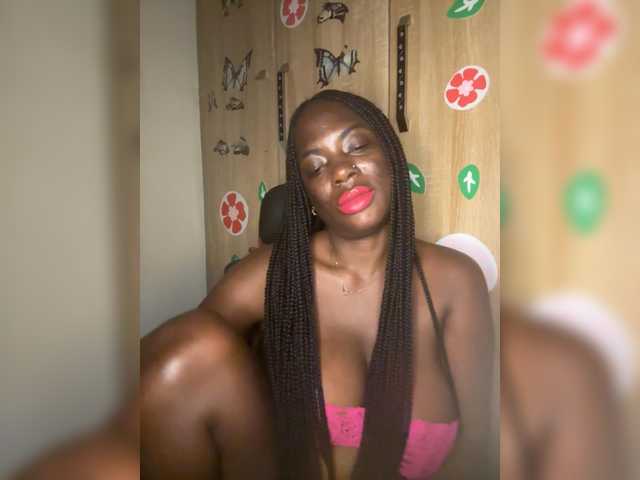 CharmingAura2 live on BongaCams